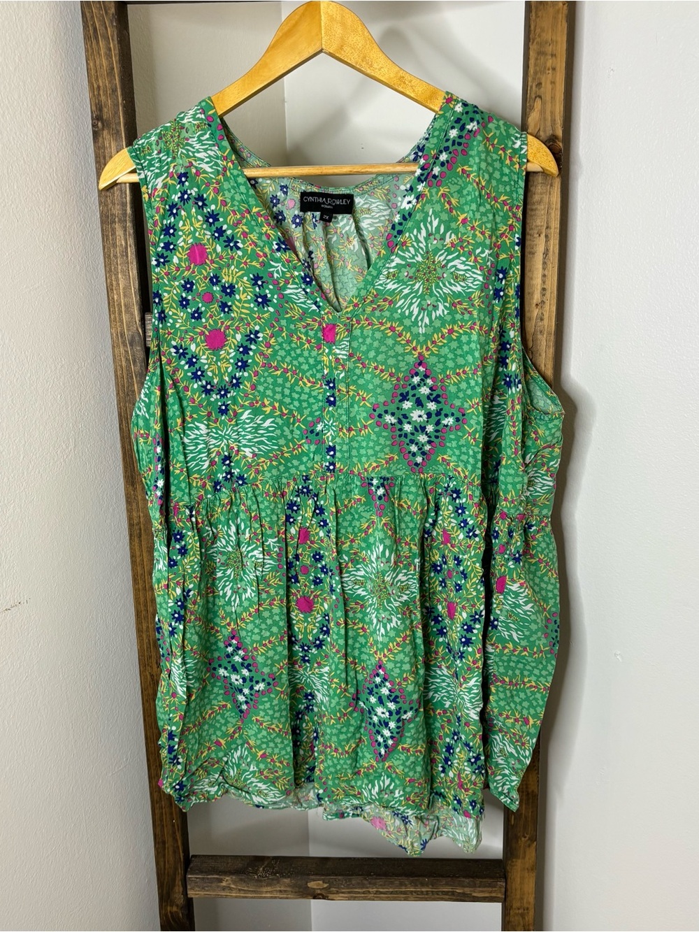 Cynthia Rowley Green Floral Cold-Shoulder V-Neck Tank Size 2X
